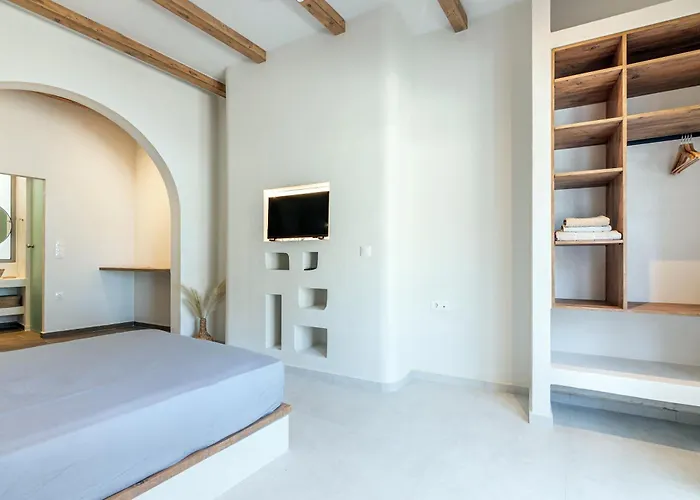 Yvis Boutique House